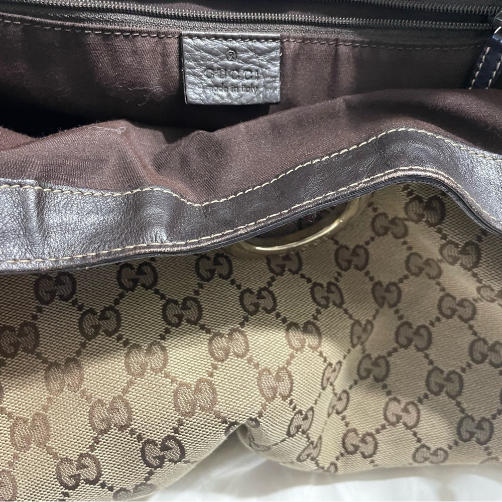 Gucci Brown Monogram Handbag, Wallet, and keychain wallet - Picture 14 of 16